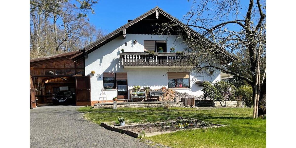 Dachgeschoßwohnung Stadtallendorf - 4 Zimmer, 120 m&sup2;, 1.250&euro; | Angebot:25868219