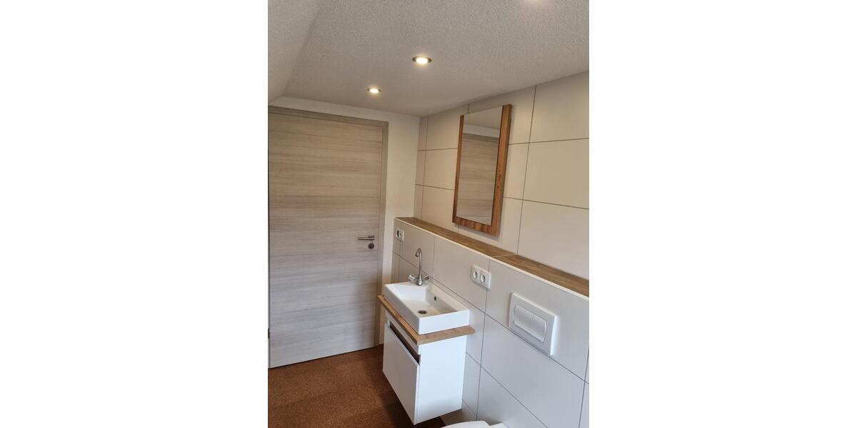 Dachgeschoßwohnung Angelburg - 3 Zimmer, 80 m&sup2;, 550&euro; | Angebot:25045898