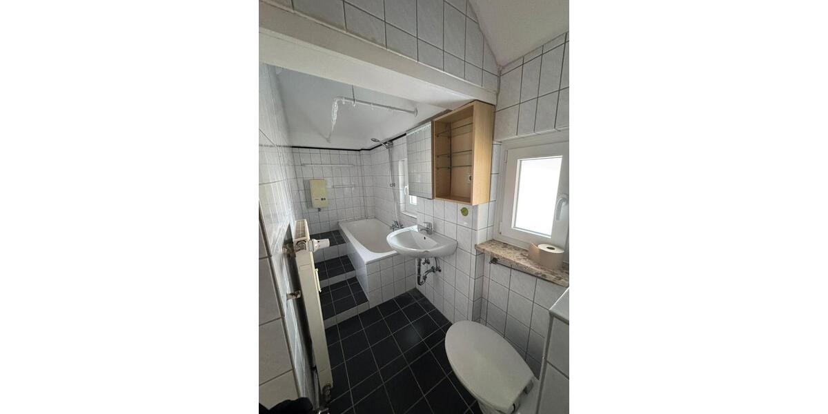 Etagenwohnung Gießen Wieseck - 3 Zimmer, 90 m&sup2;, 1.300&euro; | Angebot:26558022