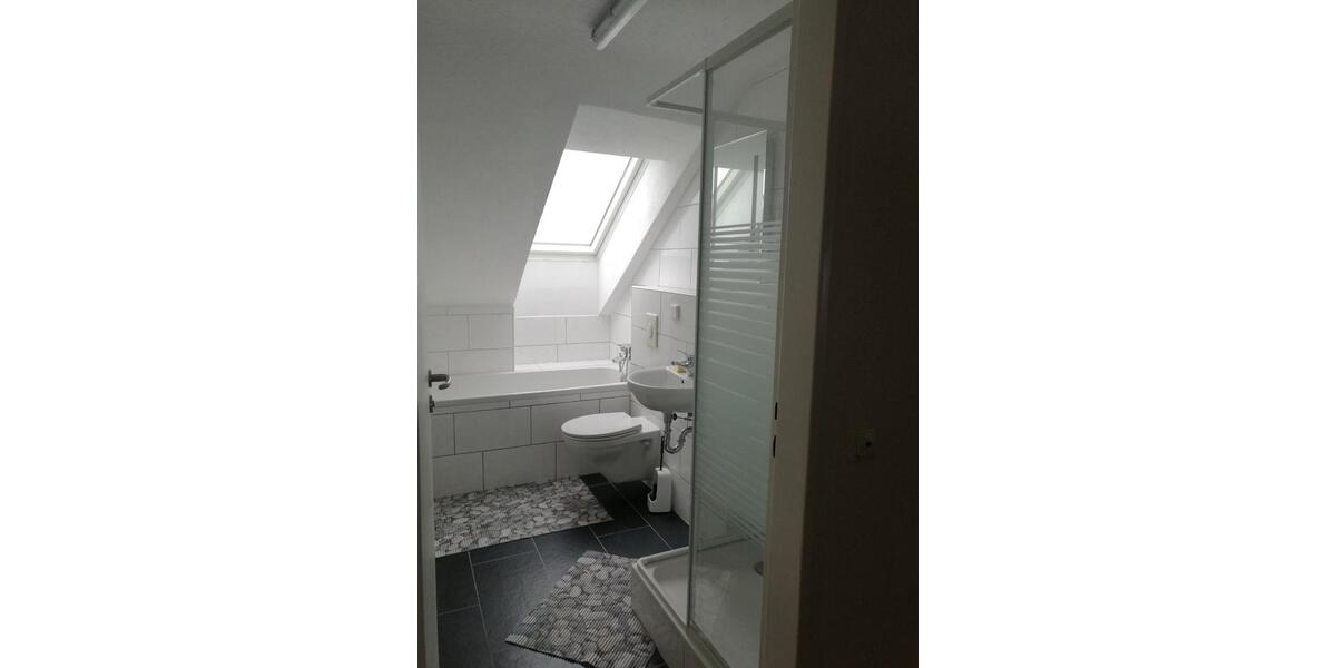 Dachgeschoßwohnung Gießen Anneröder Siedlung - 8 Zimmer, 140 m&sup2;, 280&euro; | Angebot:26041998