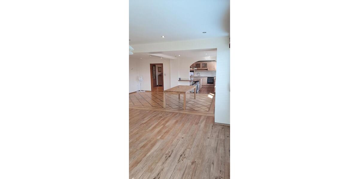 Einfamilienhaus Bad Endbach - 8 Zimmer, 300 m&sup2;, 395.000&euro; | Angebot:26926521