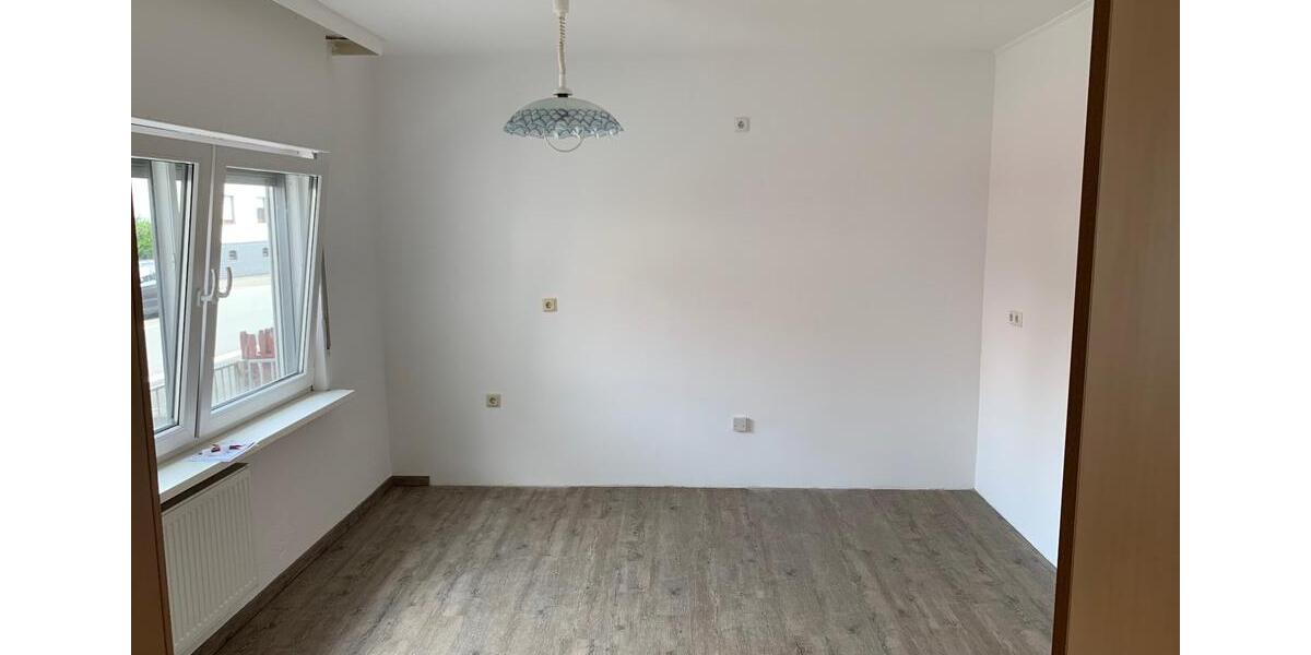 Einfamilienhaus Breidenbach - 4 Zimmer, 160 m&sup2;, 950&euro; | Angebot:25581567