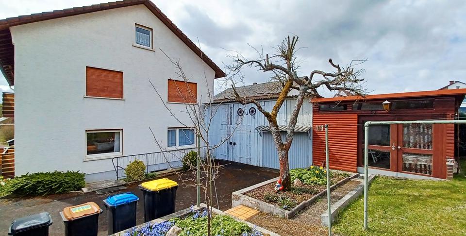 Mehrfamilienhaus, Wohnhaus Mücke - 8 Zimmer, 260 m&sup2;, 294.000&euro; | Angebot:26190978