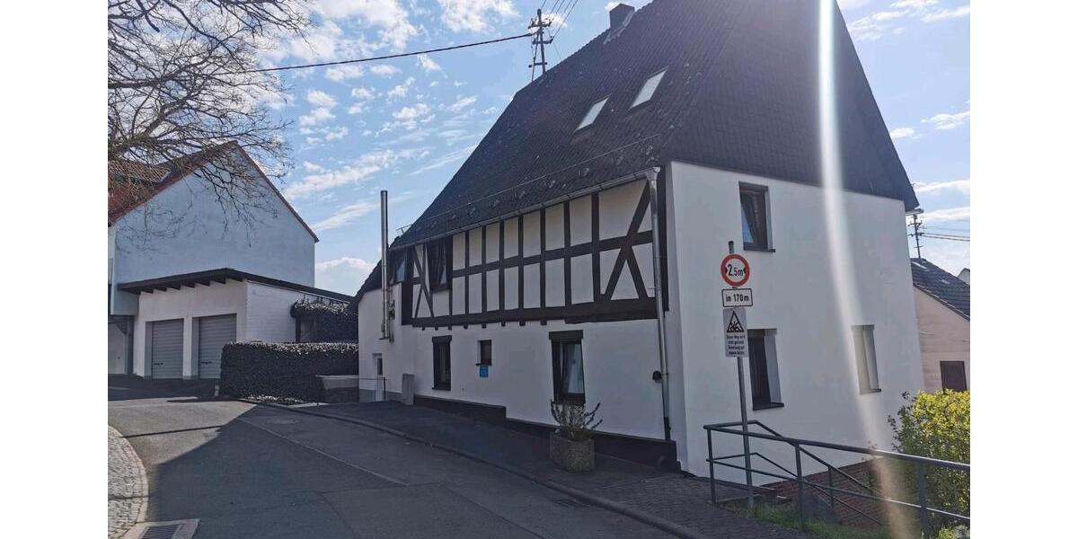 Einfamilienhaus Biebertal - 7 Zimmer, 150 m&sup2;, 265.000&euro; | Angebot:26134982