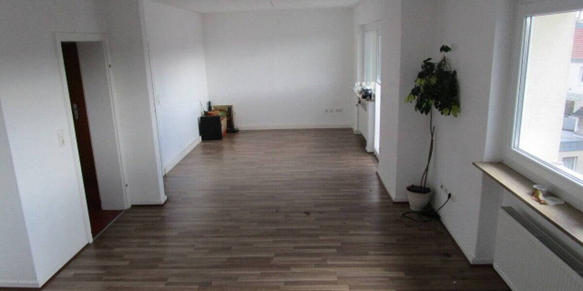 Etagenwohnung Gießen - 3 Zimmer, 91 m&sup2;, 1.100&euro; | Angebot:26794373