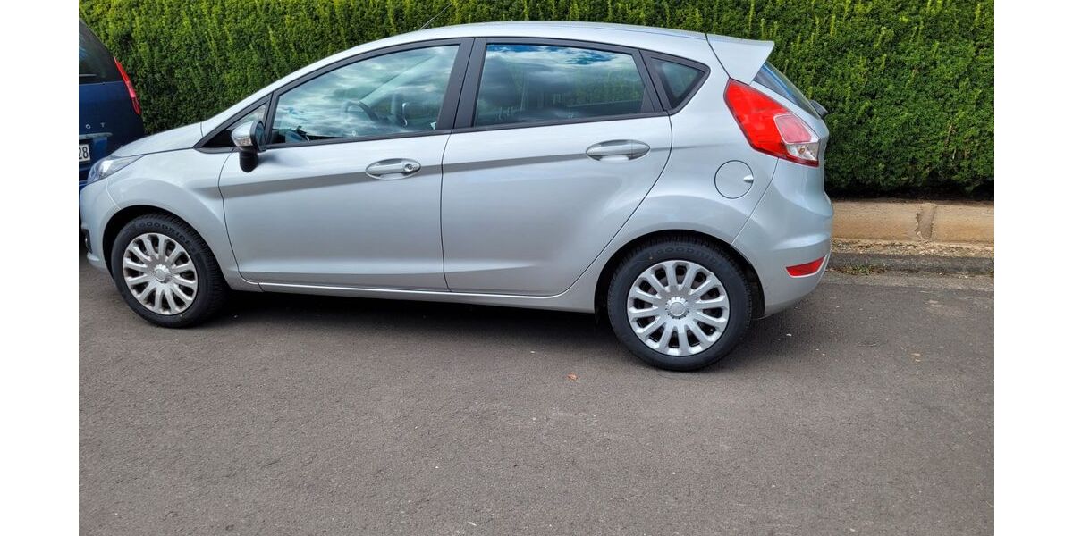 Ford Fiesta 122.350 km 5.600 &euro; Marburg 35043