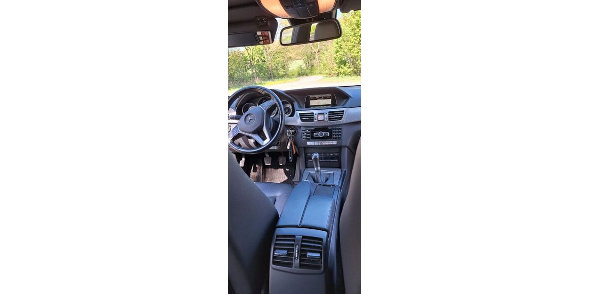 Mercedes-Benz E 200 117.500 km 15.900 &euro; Gladenbach 35075