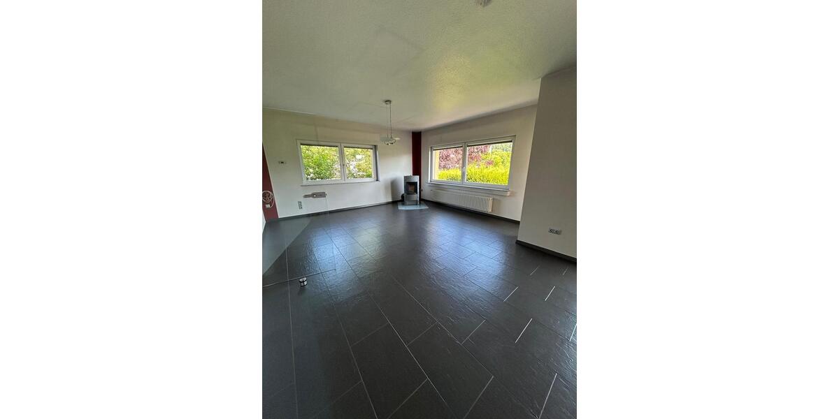 Einfamilienhaus Burgwald - 6 Zimmer, 270 m&sup2;, 445.000&euro; | Angebot:25104555