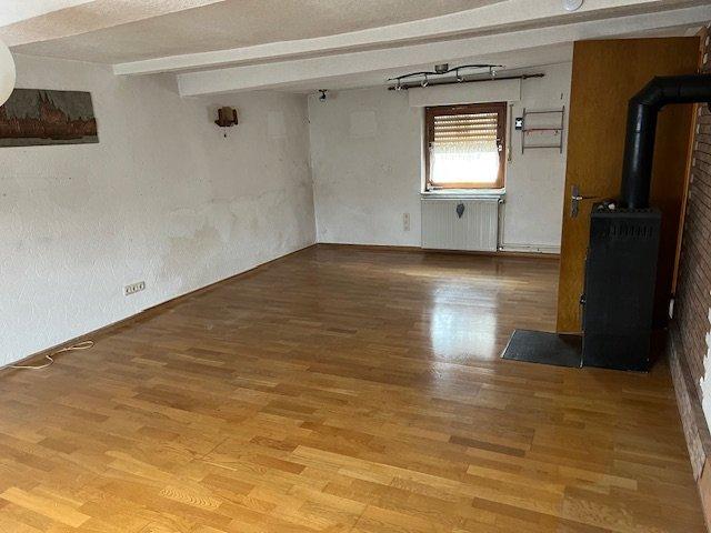 Einfamilienhaus Battenberg (Eder) - 6 Zimmer, 149 m&sup2;, 119.000&euro; | Angebot:26042292