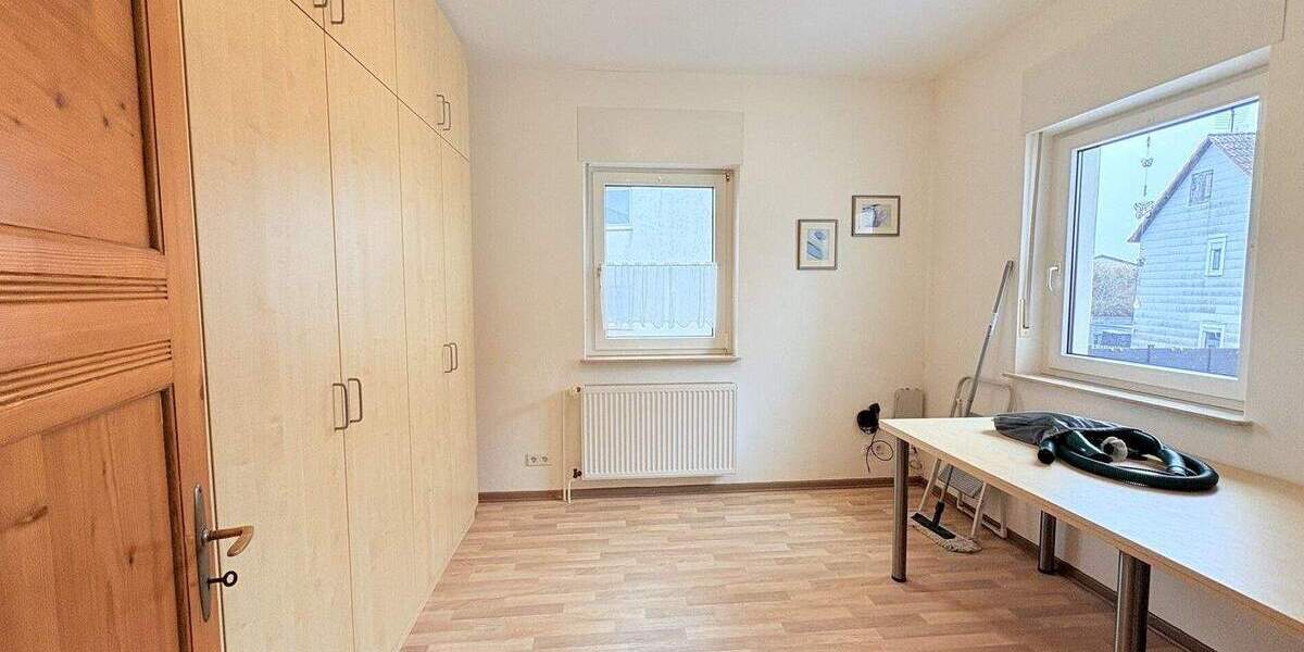 Einfamilienhaus Kirchhain-Kleinseelheim Kleinseelheim - 5 Zimmer, 149 m&sup2;, 299.900&euro; | Angebot:25689259