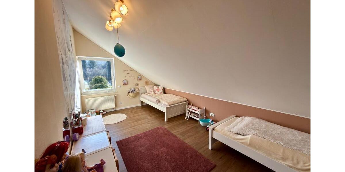 Doppelhaushälfte Bad Laasphe - 6 Zimmer, 140 m&sup2;, 295.000&euro; | Angebot:25408072