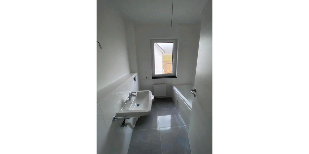 Doppelhaushälfte Bad Laasphe - 4 Zimmer, 225 m&sup2;, 420.000&euro; | Angebot:25271430