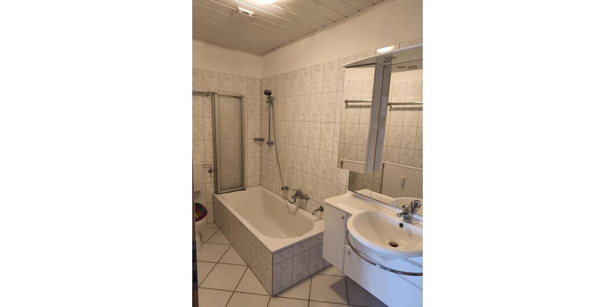 Dachgeschoßwohnung Weimar (Lahn) - 4 Zimmer, 84 m&sup2;, 850&euro; | Angebot:25924918