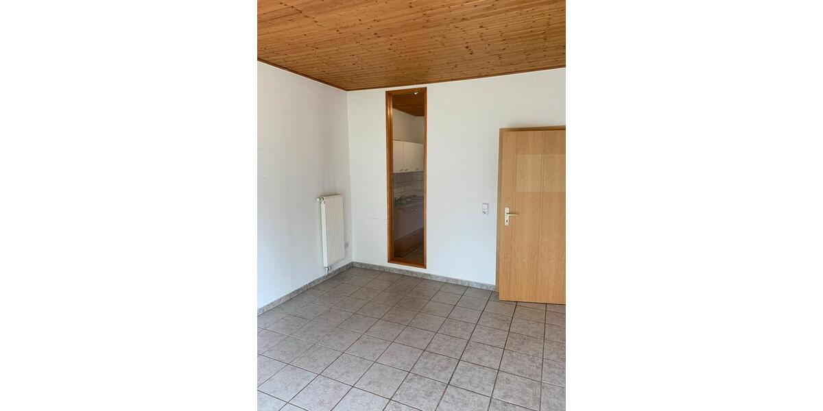 Etagenwohnung Münchhausen - 1 Zimmer, 40 m&sup2;, 260&euro; | Angebot:25043536