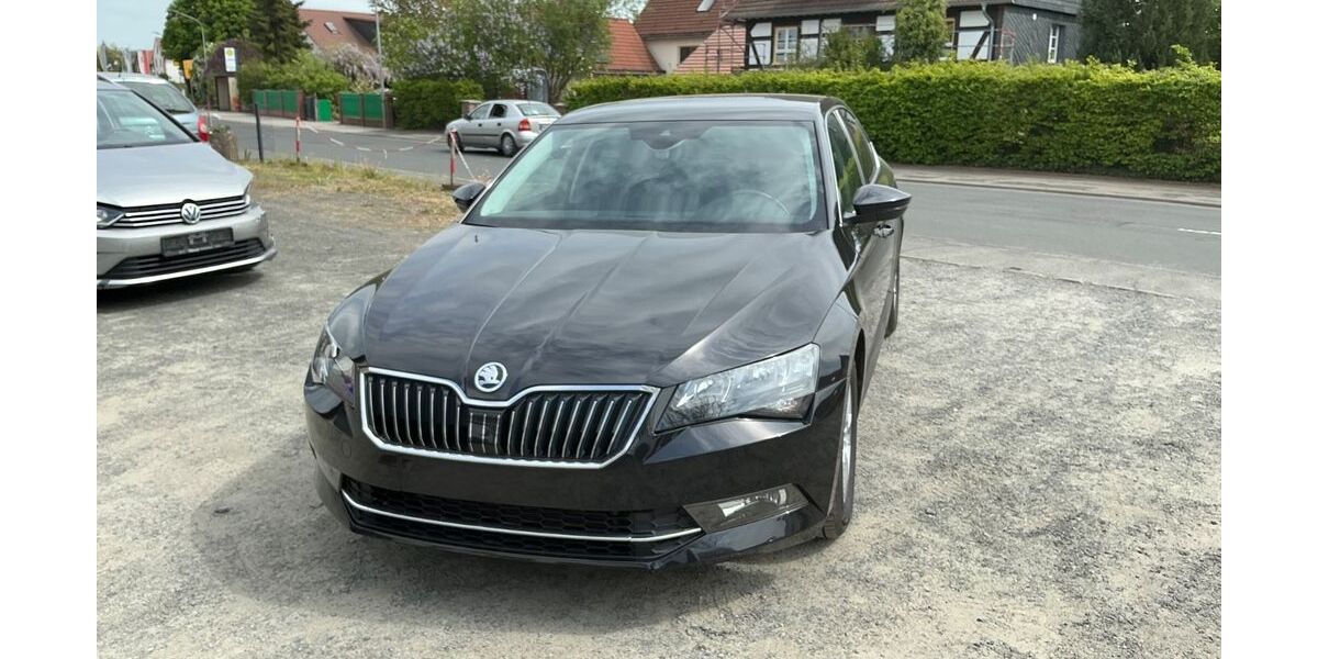 Skoda Superb 90.739 km 16.490 &euro; Stadtallendorf 35260