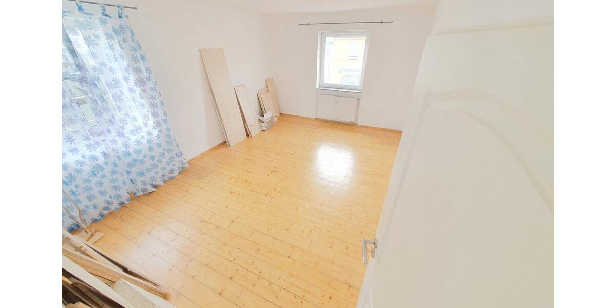 Etagenwohnung Wetter (Hessen) - 4 Zimmer, 126 m&sup2;, 1.300&euro; | Angebot:26168368