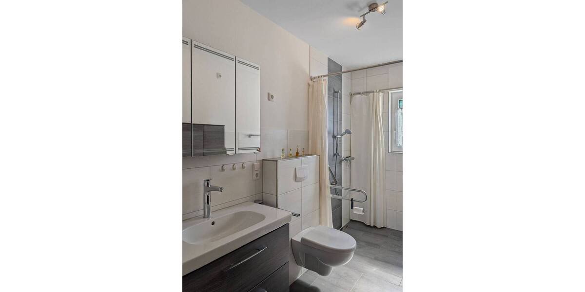 Einfamilienhaus Bad Laasphe - 6 Zimmer, 183 m&sup2;, 289.000&euro; | Angebot:25775252