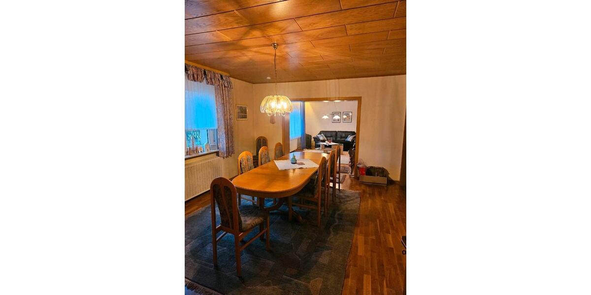 Einfamilienhaus Marburg Cappel - 8 Zimmer, 210 m&sup2;, 340.000&euro; | Angebot:24703674