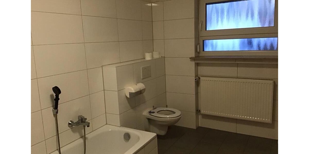 Einfamilienhaus Gilserberg - 8 Zimmer, 225 m&sup2;, 1.500&euro; | Angebot:24099540