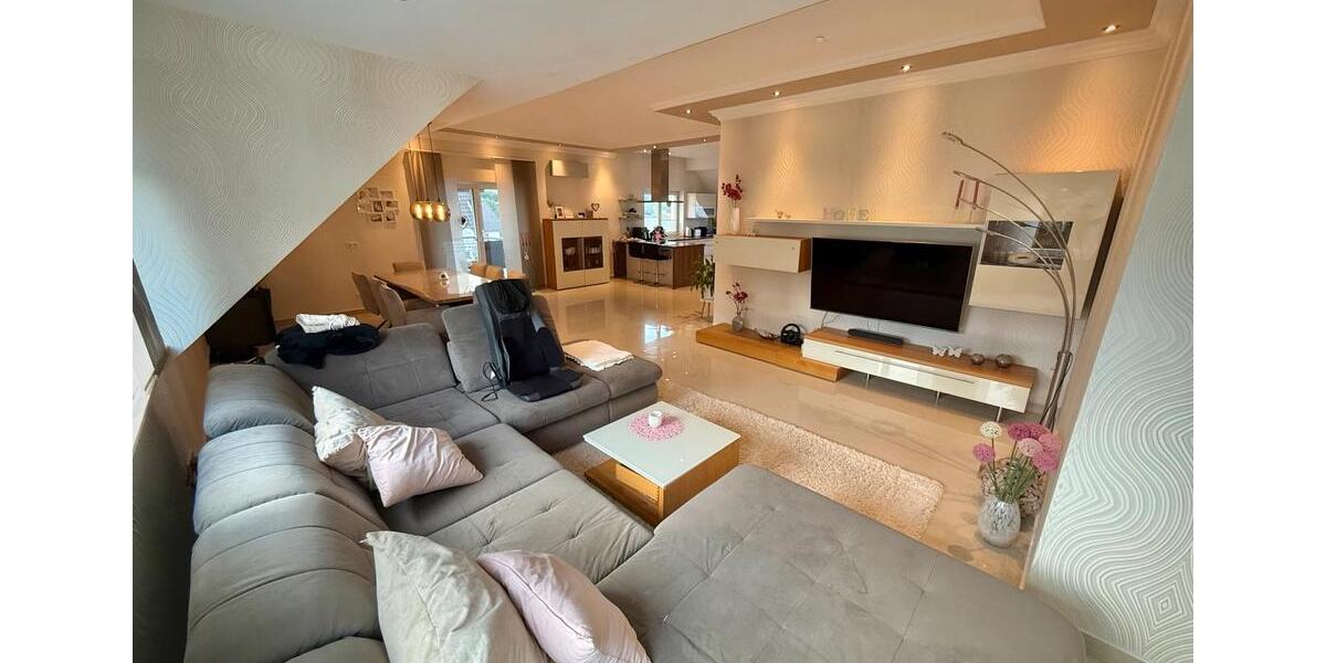 Einfamilienhaus Stadtallendorf - 5 Zimmer, 287 m&sup2;, 525.000&euro; | Angebot:27079846