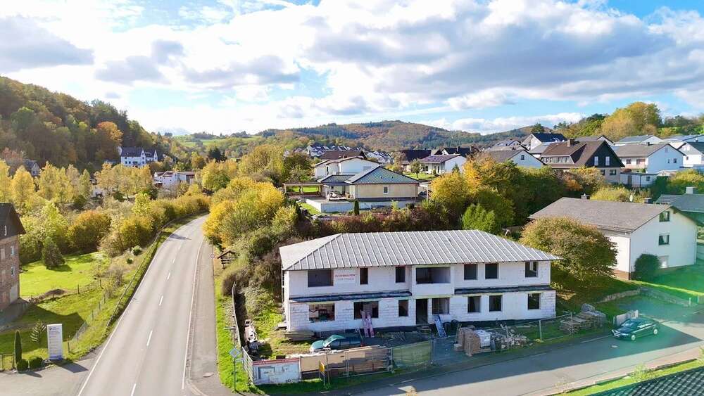 Einfamilienhaus Bad Endbach - 14 Zimmer, 400 m&sup2;, 429.000&euro; | Angebot:18565916