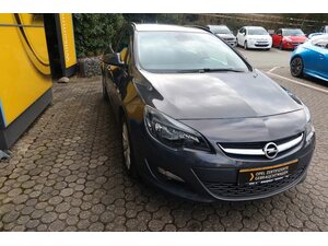 Opel Astra J Sports Tourer Style mit Anhängerkupplung 107.420 km 7.990 &euro; Battenberg 35088