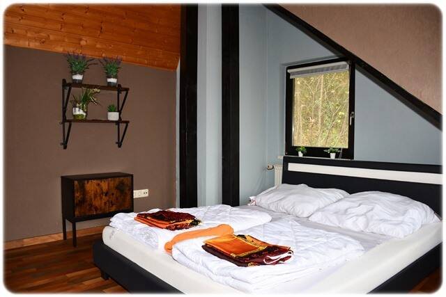 Einfamilienhaus Frankenberg (Eder) Frankenberg - 1 Zimmer, 250 m&sup2;, 315.000&euro; | Angebot:25709285