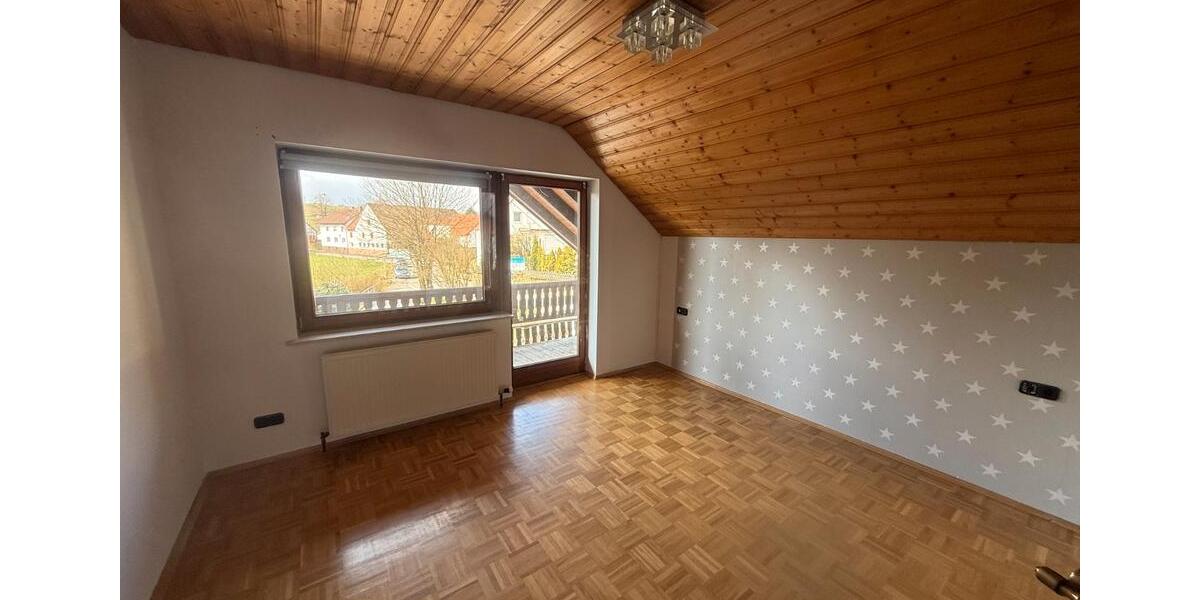 Dachgeschoßwohnung Frankenberg (Eder) - 3 Zimmer, 115 m&sup2;, 179.000&euro; | Angebot:26455293