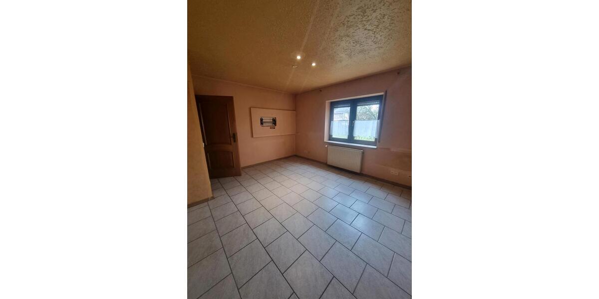 Einfamilienhaus Neustadt (Hessen) - 6 Zimmer, 240 m&sup2;, 270.000&euro; | Angebot:24398141