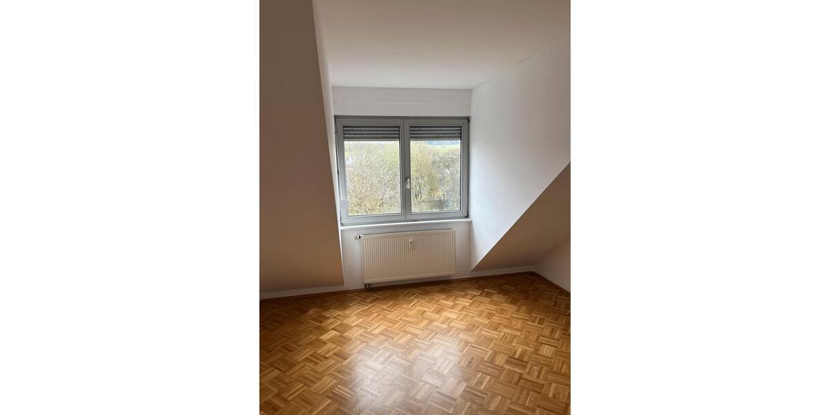 Dachgeschoßwohnung Mücke - 4 Zimmer, 75 m&sup2;, 800&euro; | Angebot:25656942