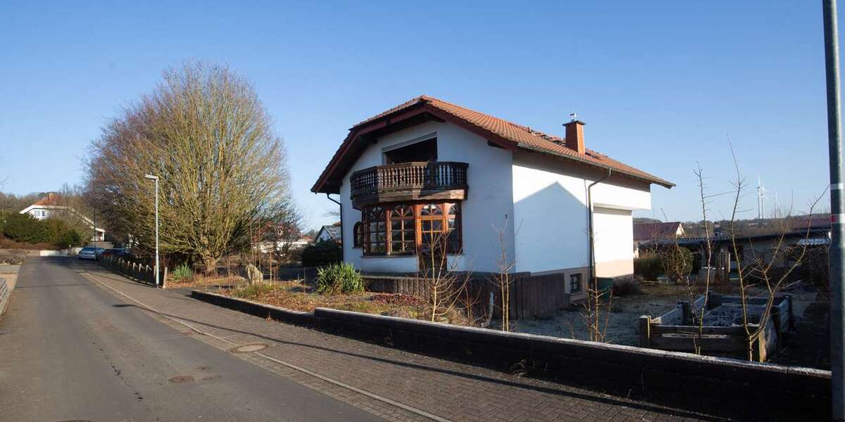 Einfamilienhaus Rabenau - 6 Zimmer, 197 m&sup2;, 429.000&euro; | Angebot:25387320