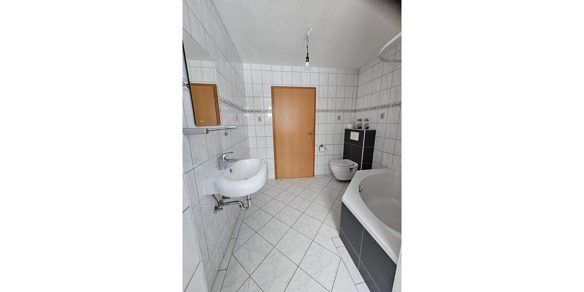 Etagenwohnung Neustadt - 3 Zimmer, 87 m&sup2;, 165.000&euro; | Angebot:25770022