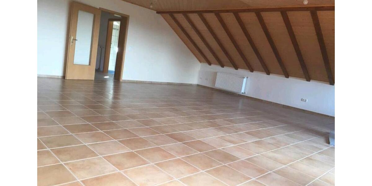 Dachgeschoßwohnung Wetter (Hessen) - 2 Zimmer, 87 m&sup2;, 715&euro; | Angebot:26112066