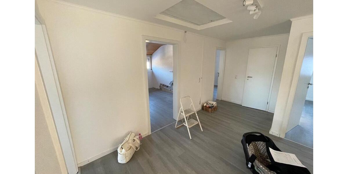 Etagenwohnung Bischoffen - 4.5 Zimmer, 99 m&sup2;, 790&euro; | Angebot:26644574