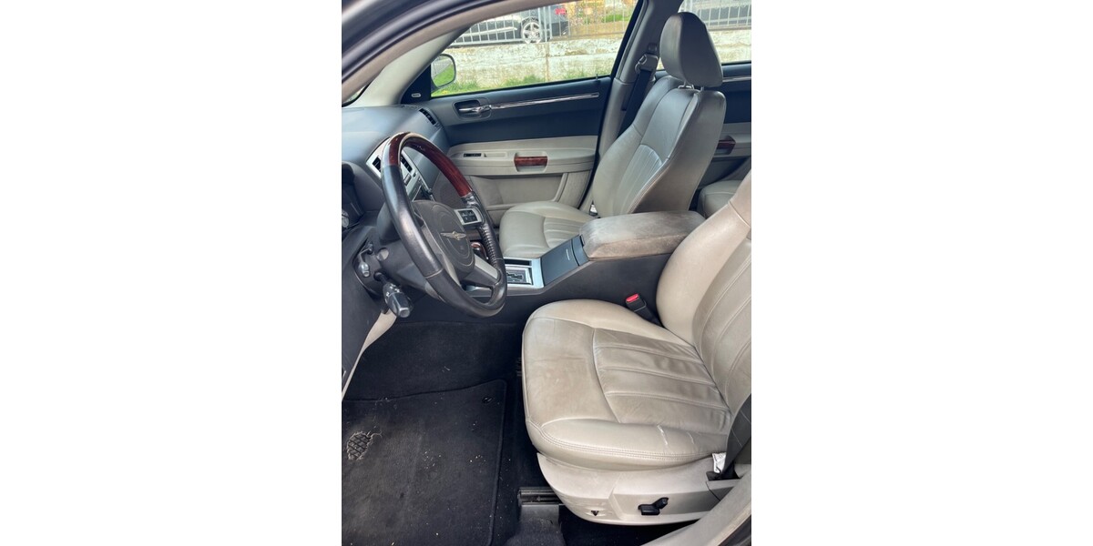 Chrysler 300C 227.225 km 1.900 &euro; Gilserberg 34630