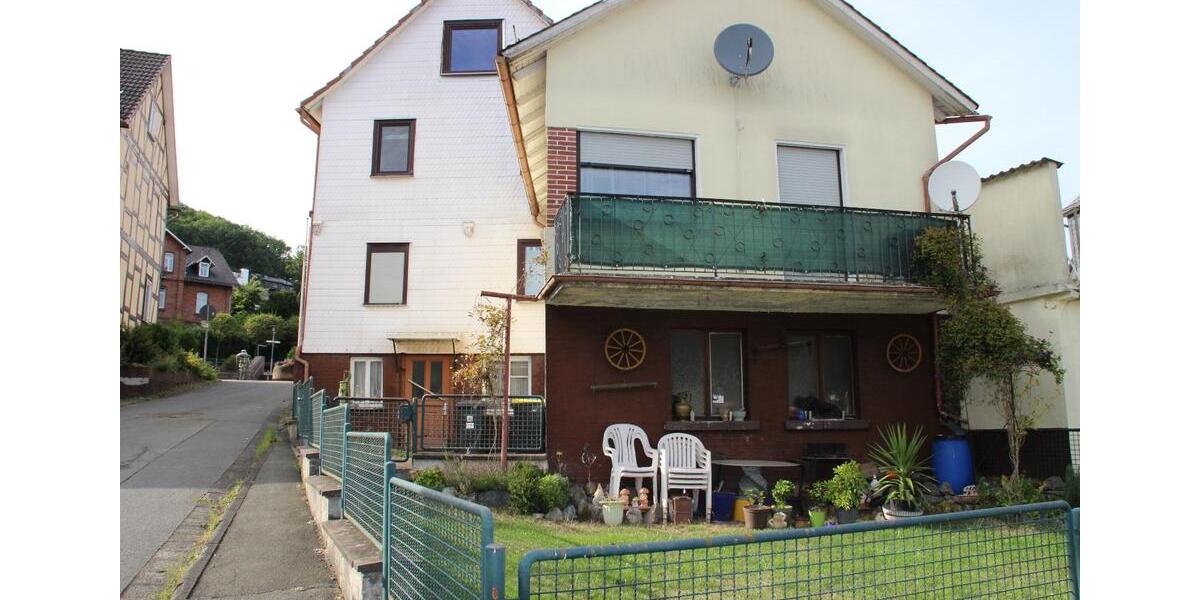 Mehrfamilienhaus, Wohnhaus Battenberg (Eder) - 7 Zimmer, 140 m&sup2;, 149.000&euro; | Angebot:25810354