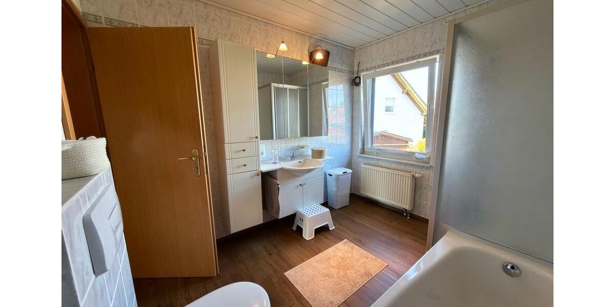 Doppelhaushälfte Bad Laasphe - 6 Zimmer, 140 m&sup2;, 295.000&euro; | Angebot:25408072