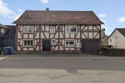 Haus Hatzfeld (Eder) - 6 Zimmer, 155 m&sup2;, 46.725&euro; | Angebot:25985345