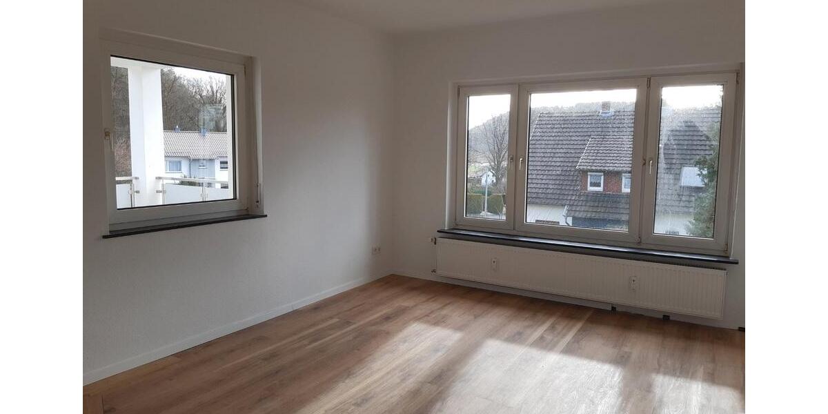 Einfamilienhaus Lahntal - 9 Zimmer, 235 m&sup2;, 360.000&euro; | Angebot:27111658