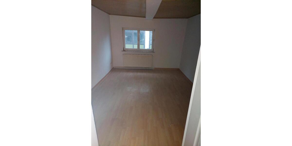 Etagenwohnung Grünberg - 6 Zimmer, 120 m&sup2;, 13&euro; | Angebot:25131782