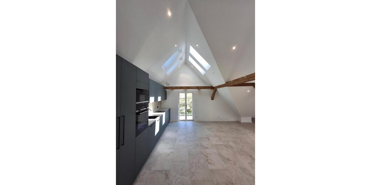 Dachgeschoßwohnung Marburg - 3 Zimmer, 119 m&sup2;, 2.450&euro; | Angebot:25880812