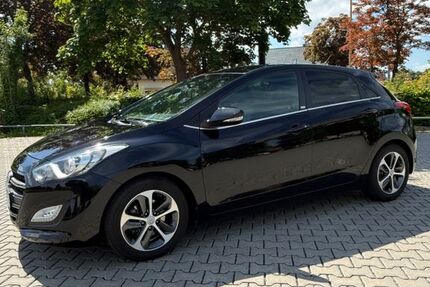Hyundai i30 88.250 km 9.999 &euro; Stadtallendorf 35260