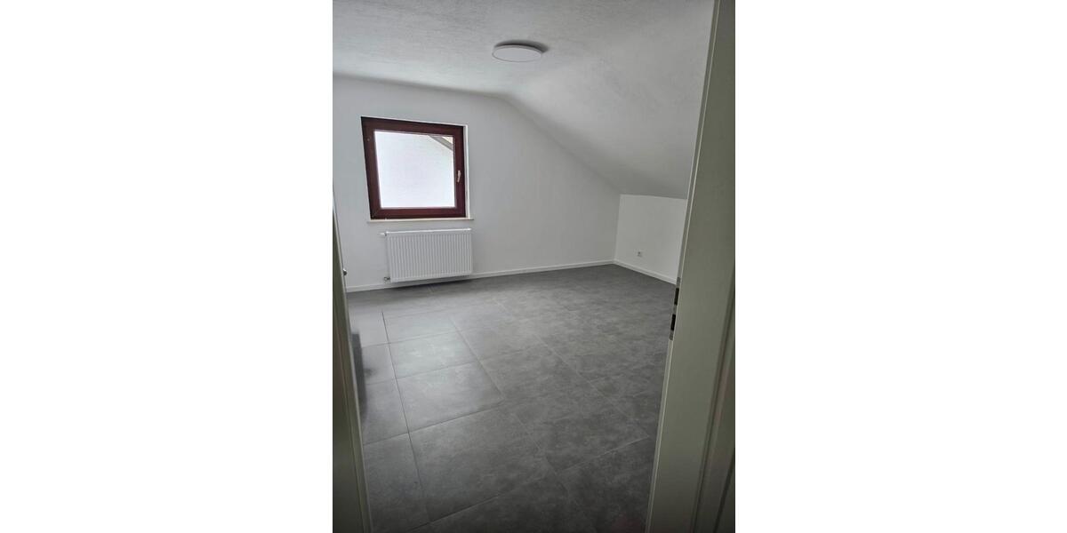 Dachgeschoßwohnung Allendorf (Eder) - 3 Zimmer, 89 m&sup2;, 850&euro; | Angebot:26356224