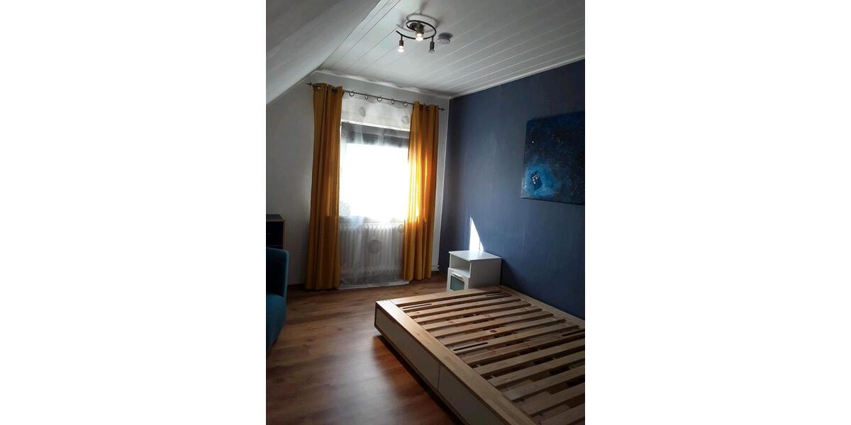 Dachgeschoßwohnung Kirchhain - 2 Zimmer, 70 m&sup2;, 750&euro; | Angebot:25353168