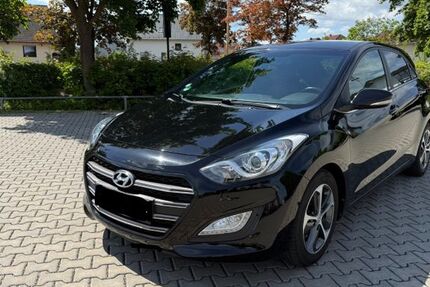 Hyundai i30 92.000 km 7.799 &euro; Stadtallendorf 35260