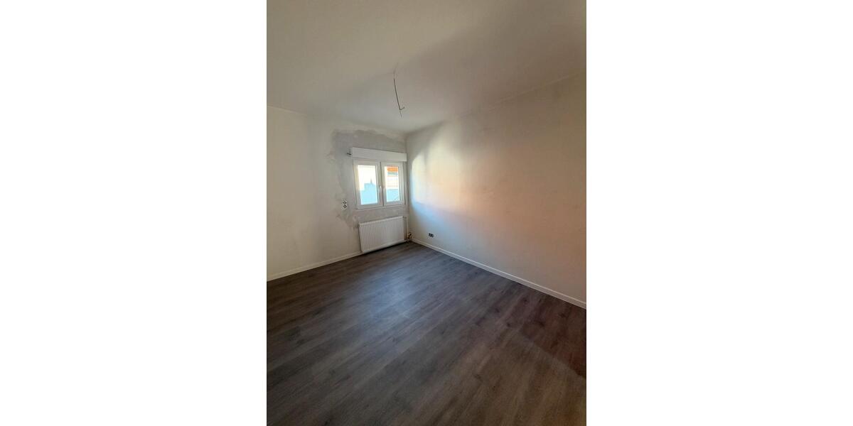 Etagenwohnung Staufenberg - 5 Zimmer, 130 m&sup2;, 1.200&euro; | Angebot:25843146