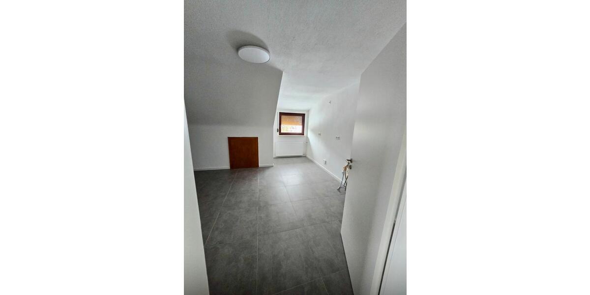 Dachgeschoßwohnung Allendorf (Eder) - 3 Zimmer, 89 m&sup2;, 850&euro; | Angebot:26356224