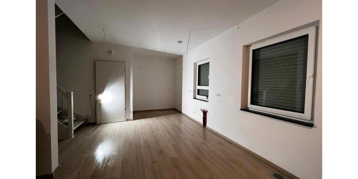 Doppelhaushälfte Bad Laasphe - 4 Zimmer, 225 m&sup2;, 420.000&euro; | Angebot:25271430