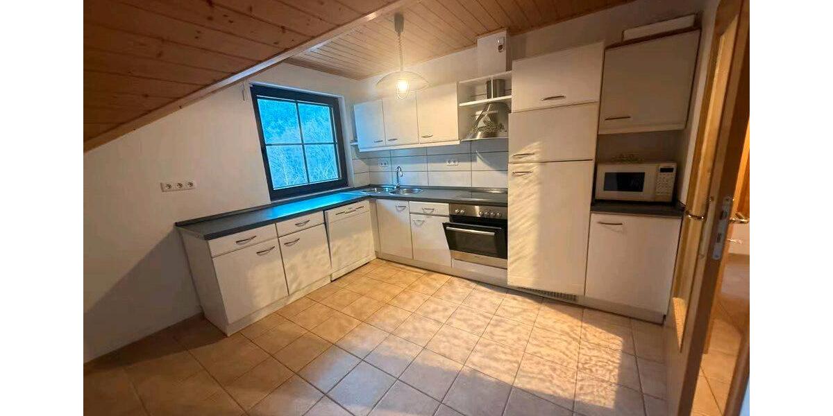 Dachgeschoßwohnung Wetter (Hessen) - 2 Zimmer, 87 m&sup2;, 715&euro; | Angebot:26112066