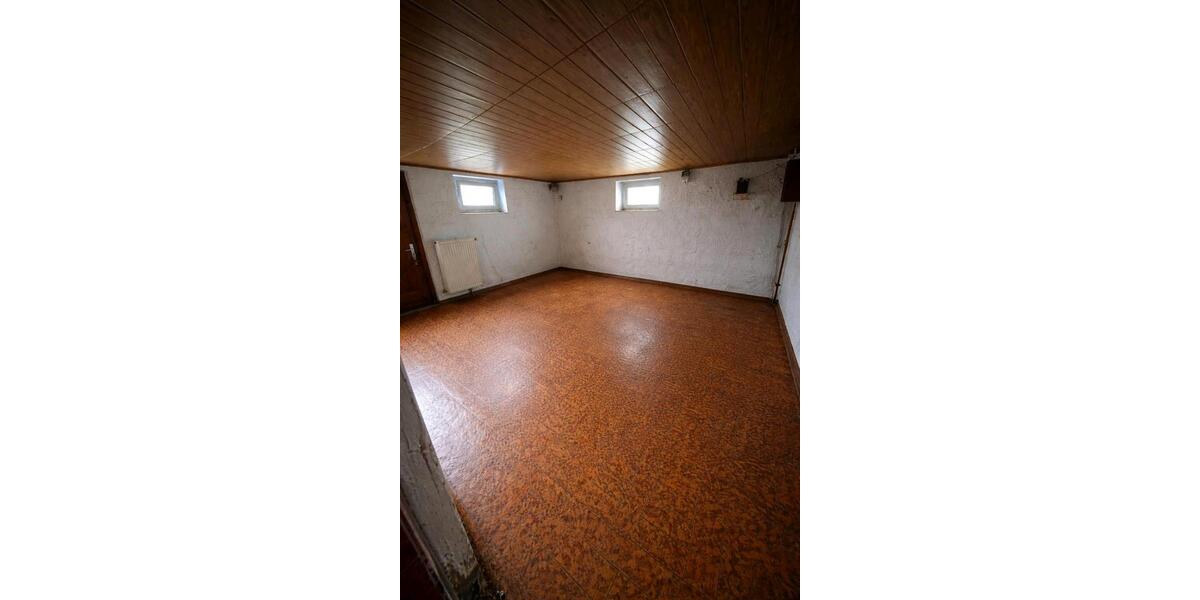 Einfamilienhaus Biedenkopf - 7 Zimmer, 101 m&sup2;, 195.000&euro; | Angebot:25292733